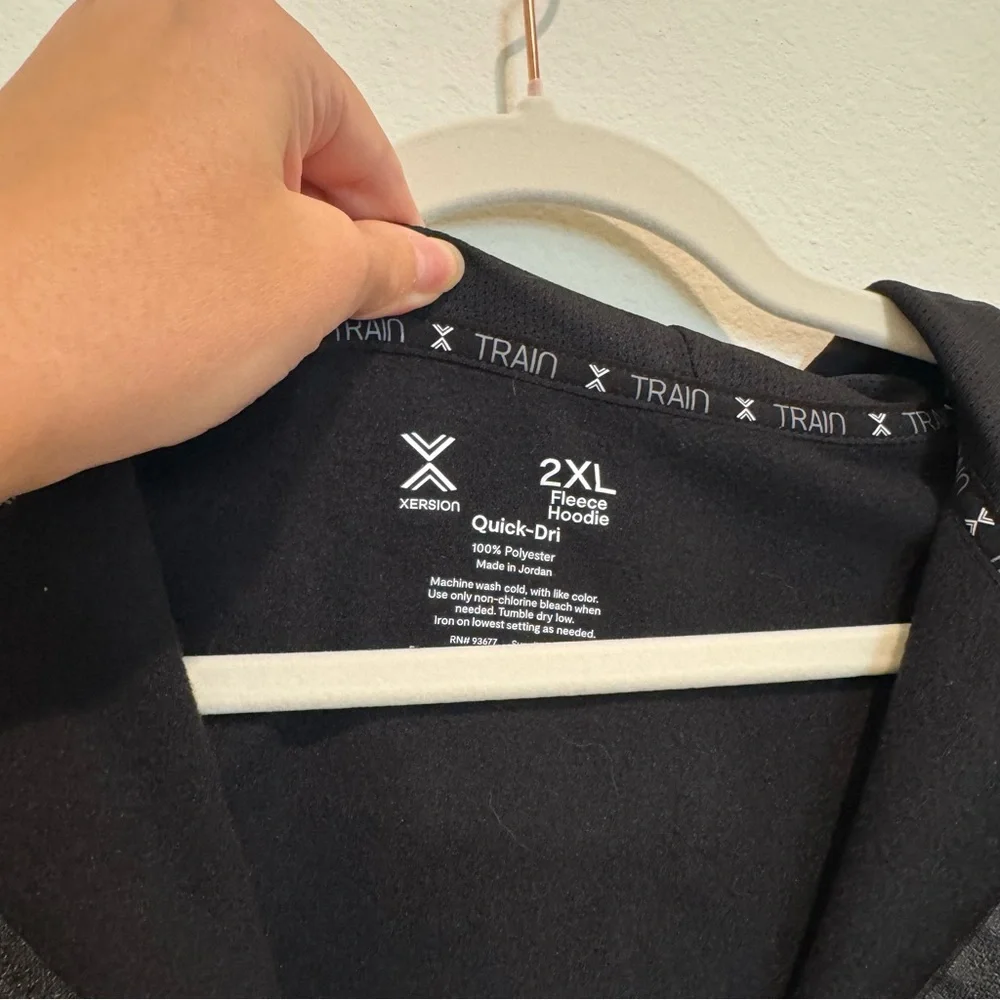 NWT Xersion Black Hoodie - Picture 4 of 9